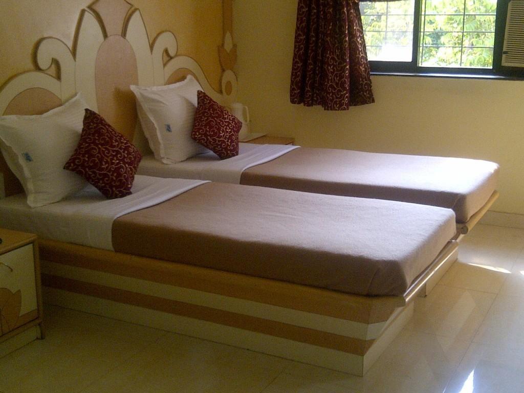 Om Sai Palace Otel Pune Dış mekan fotoğraf