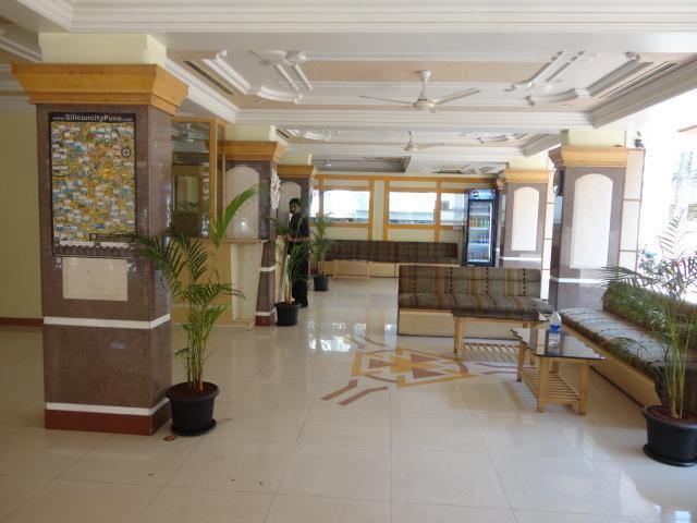 Om Sai Palace Otel Pune Dış mekan fotoğraf