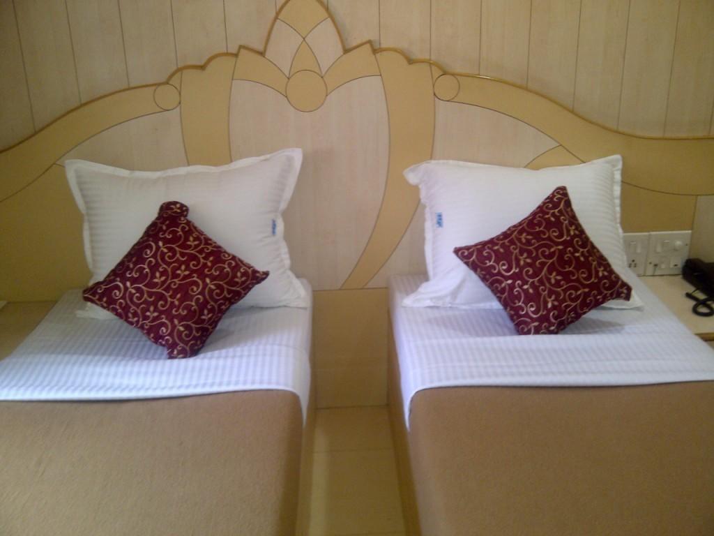 Om Sai Palace Otel Pune Dış mekan fotoğraf
